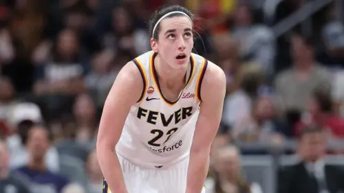 Caitlin Clark rời sân sớm vì chấn thương lưng, Indiana Fever thua Phoenix Mercury