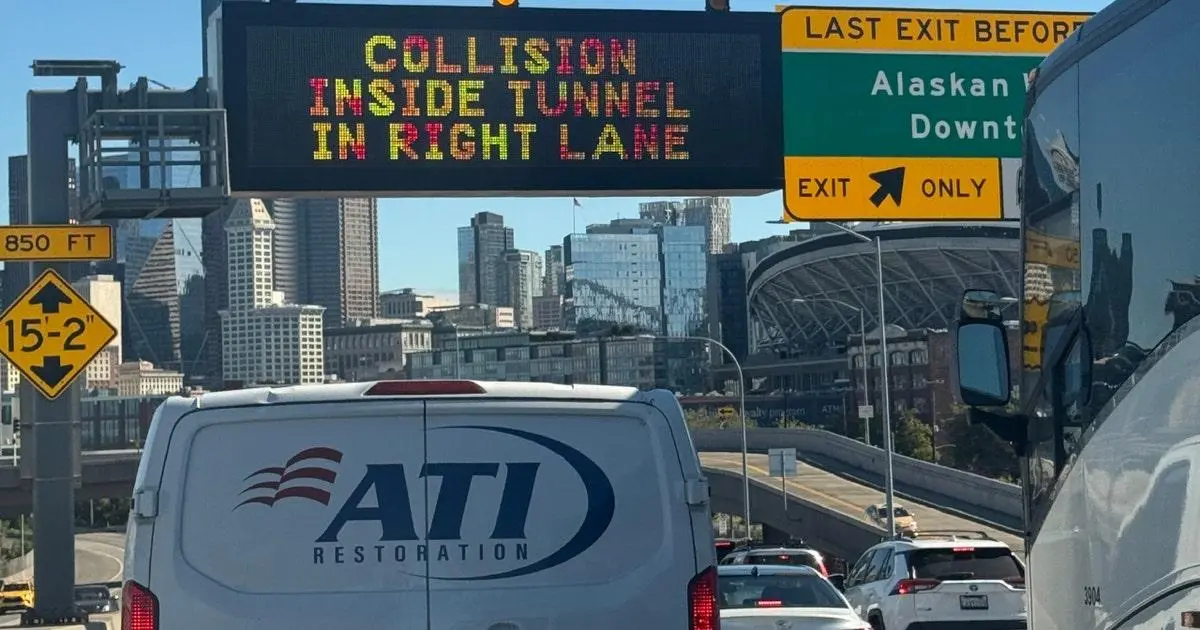 Tai nạn SR-99 Tunnel gây kẹt xe buổi sáng ở Seattle