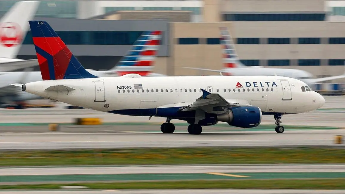 FAA Điều Tra Vụ Máy Bay Phải Cất Cánh Lại Ở Boston Do Máy Bay Khác Rời Khỏi Đường Băng Cắt Ngang