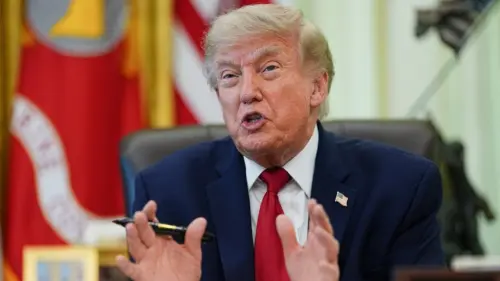 Tổng Thống Trump Hạ thấp tầm quan trọng của dự luật nhà ở lưỡng đảng