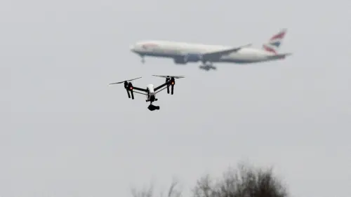 Chuyến bay JetBlue báo cáo va chạm với drone khi hạ cánh xuống phi trường New York