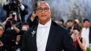 Dwayne ‘The Rock’ Johnson từ chối ám ảnh chính trị của Hollywood, chỉ trích văn hóa tấn công người nổi tiếng