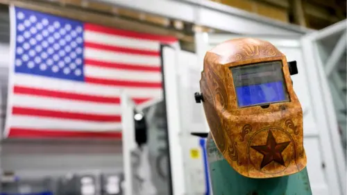 Thuế quan của Tổng Thống Trump không hồi sinh ngành sản xuất, báo cáo mới cho thấy