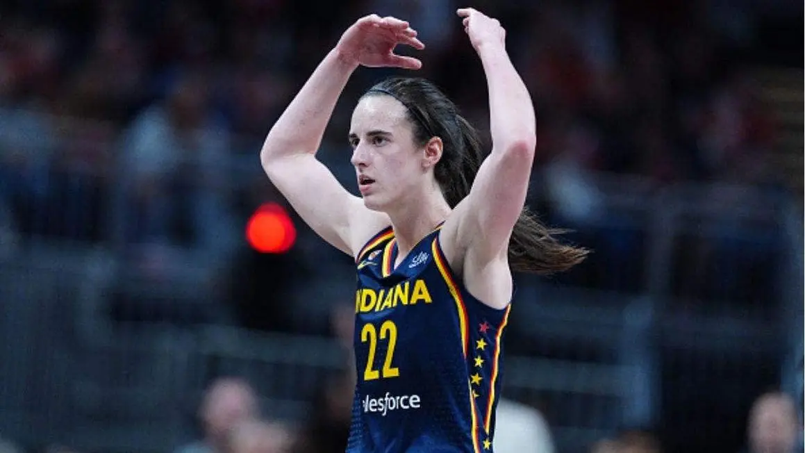 Caitlin Clark ghi 24 điểm, dẫn dắt Indiana Fever chiến thắng Phoenix Mercury trong trận đấu kịch tính