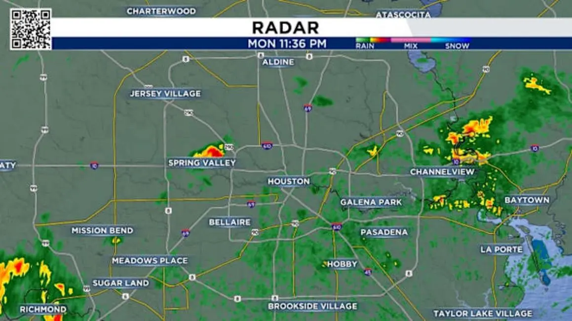 Mưa giông có sấm sét và mưa lớn ở khu vực Houston