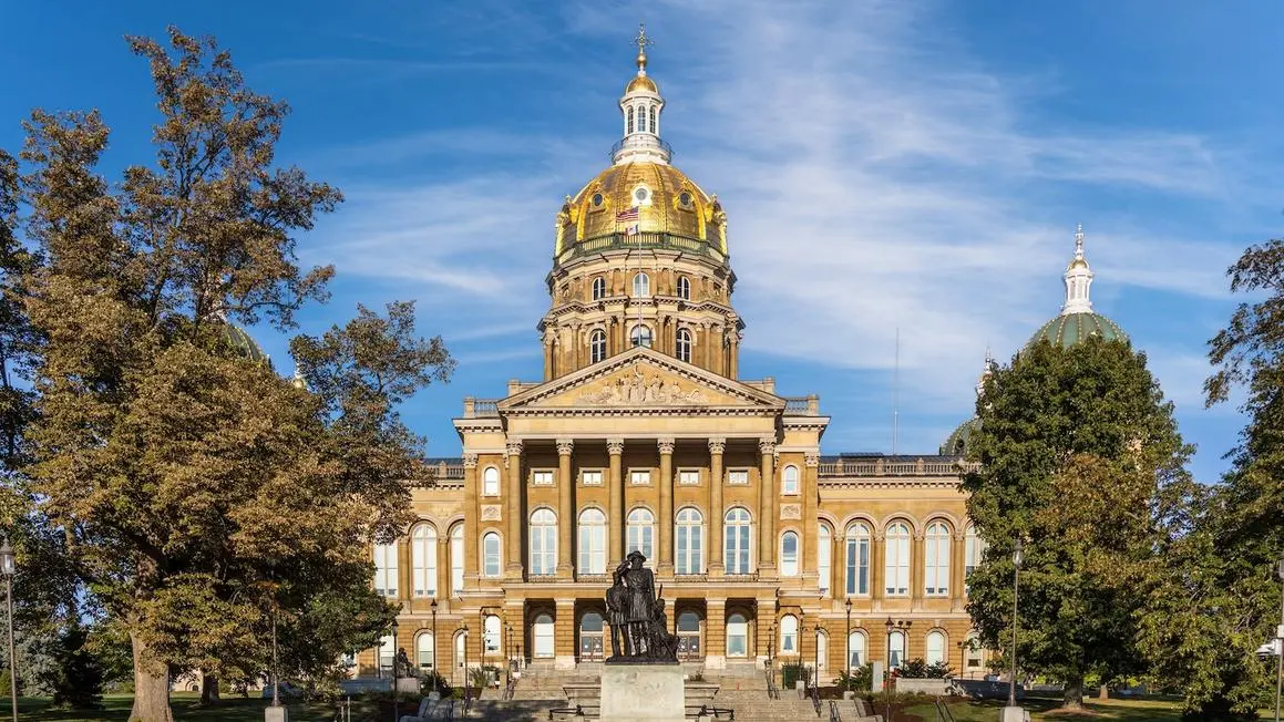 Kết quả sơ bộ Iowa: Cuộc đua vào ghế Thượng viện mở rộng giữa Hinson và Turek