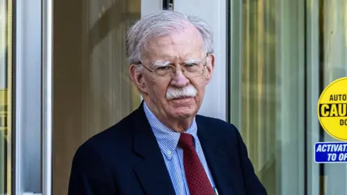 Cựu Cố vấn An ninh Quốc gia John Bolton Nhận Tội Lưu Giữ Thông Tin Mật
