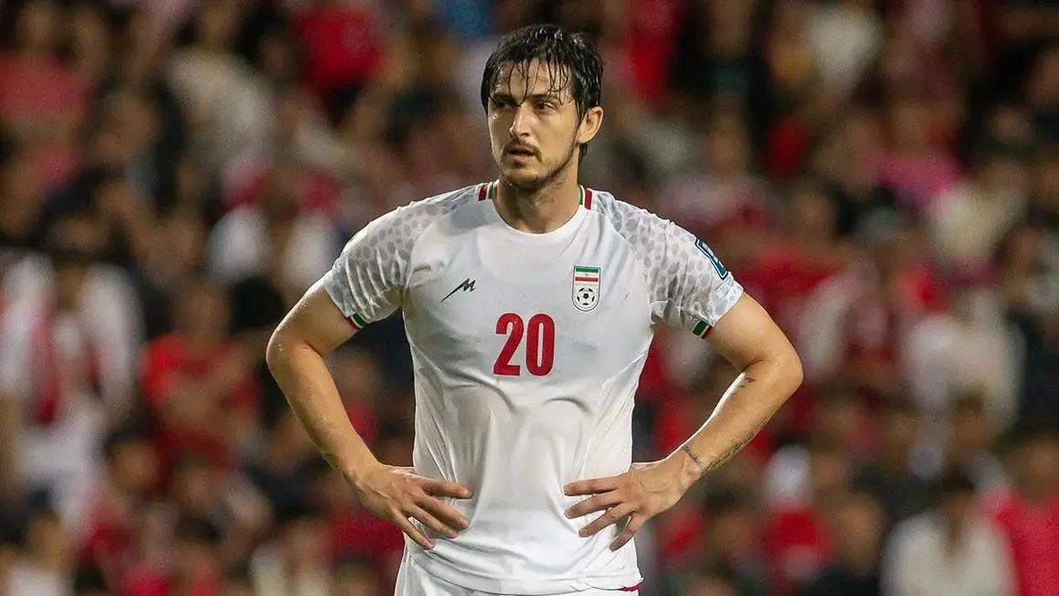 Sardar Azmoun, &#8216;Messi Iran&#8217;, bị loại khỏi đội tuyển World Cup vì bị cáo buộc &#8216;phản quốc&#8217;