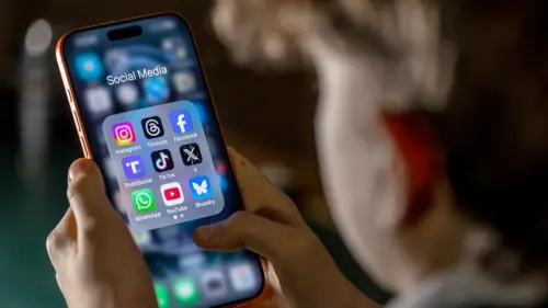 Anh Quốc sẽ cấm TikTok, YouTube và các ứng dụng mạng xã hội khác đối với trẻ dưới 16 tuổi