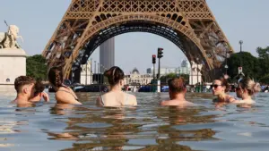 Phó Thị trưởng Paris đổ lỗi cho Hoa Kỳ về làn sóng nắng nóng chết người
