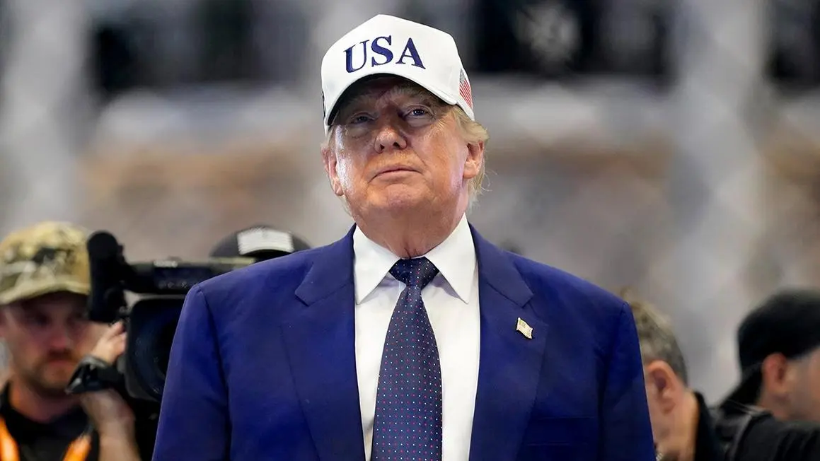 Drama Lưỡng Diện Ủng Hộ: Trump Hậu Thuẫn Hai Ứng Viên Tại Vòng Hai Cuộc Bầu Cử Thống Đốc Tiểu Bang Red