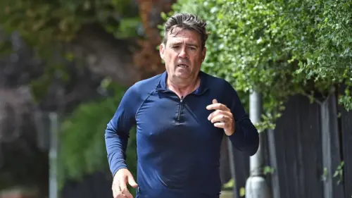 Andy Burnham sẽ công bố tầm nhìn kinh tế khi tiến gần hơn tới quyền lực tại Anh
