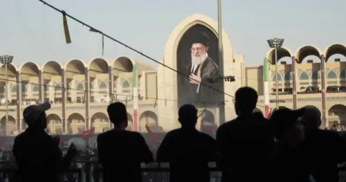 Bên trong Tehran khi tang lễ Lãnh tụ Tối cao Iran diễn ra
