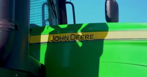 Nông dân được tiếp cận dụng cụ sửa chữa thiết bị quan trọng trong vụ dàn xếp John Deere