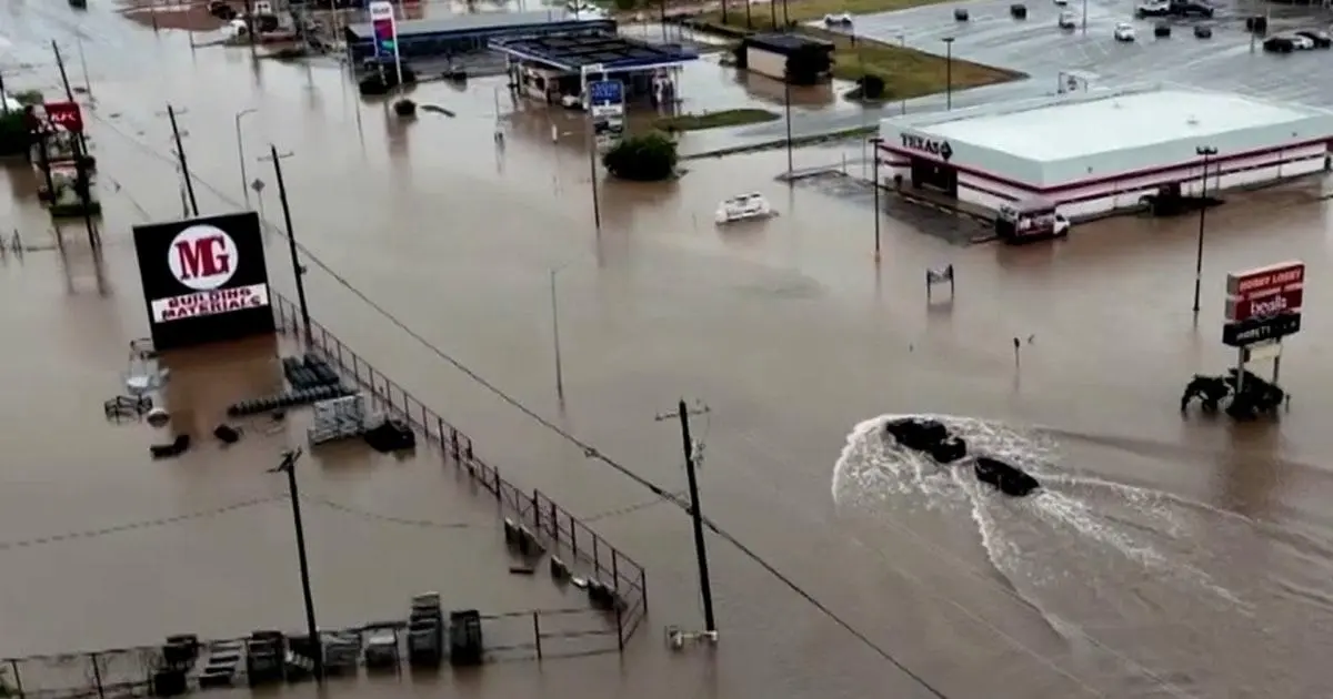 Texas ngập lụt, nhiều nơi khác oi bức cực độ