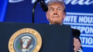 Tổng Thống Donald Trump Phát Biểu Tại Michigan Trước Bầu Cử Quốc Hội