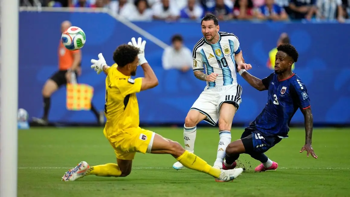 Messi và Argentina thắng Cape Verde 3-2 trong hiệp phụ, vào vòng 16 đội World Cup