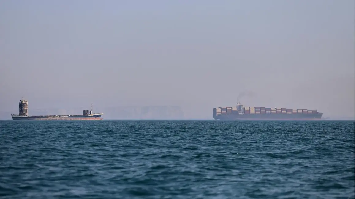 Ba tàu chở dầu bị tấn công ở eo biển Hormuz