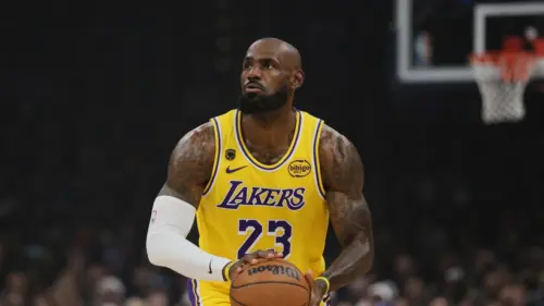 Lê Bron James gia nhập Philadelphia 76ers, ký hợp đồng 2 năm 8 triệu đô
