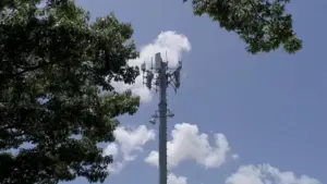 Hội đồng Giáo dục Fort Bend ISD Phê duyệt Lắp đặt Cột Phát Sóng Viễn thông Gần Trường Học