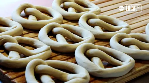 Tiệm Bánh Pretzels Thương Mại Đầu Tiên Tại Hoa Kỳ