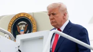 Tổng Thống Donald Trump Đưa Nội Các Đến Trại David