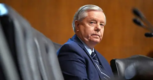 Lãnh đạo Hoa Kỳ, Donald Trump và các nguyên thủ thế giới đến viếng Thượng nghị sĩ Lindsey Graham tại Washington