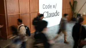 Anthropic đưa trợ lý AI Claude Cowork lên đám mây