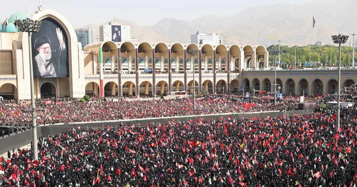 Hàng triệu người đổ về Tehran viếng Lãnh tụ Tối cao Iran Ayatollah Ali Khamenei