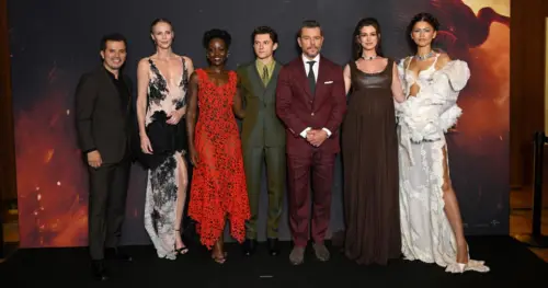 Tom Holland (không phải tài tử) tranh luận với Elon Musk về phim ‘The Odyssey’