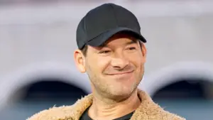 Tony Romo bị bắt ở Milwaukee vì nghi lái xe khi say xỉn