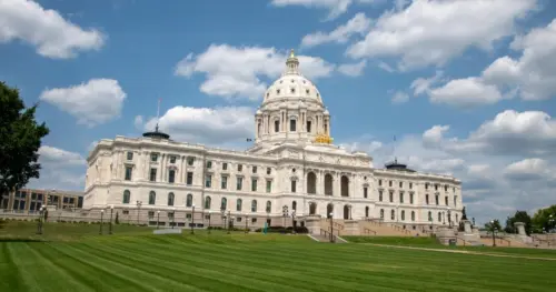 Quan tòa liên bang bác bỏ lệnh cấm thị trường dự đoán của Minnesota vài ngày trước khi có hiệu lực