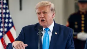 Tổng Thống Trump tuyên bố kế hoạch hòa bình dẫn đến giải trừ vũ khí Hamas; sự ủng hộ của Israel còn bỏ ngỏ