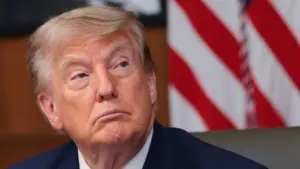 Tổng thống Donald Trump kháng cáo phán quyết cho rằng vụ kiện 10 tỷ USD chống Sở Thuế Vụ nhằm “thao túng” quy trình pháp lý