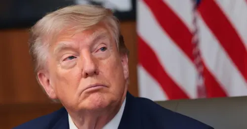 Tổng thống Donald Trump kháng cáo phán quyết cho rằng vụ kiện 10 tỷ USD chống Sở Thuế Vụ nhằm “thao túng” quy trình pháp lý