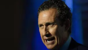 Jorge Valdano: Messi đang thống trị giải đấu, tài năng vượt trội
