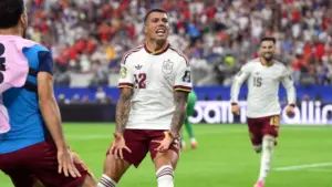 Pedro Porro ghi bàn đẹp mắt, Tây Ban Nha dẫn trước Pháp 2-0