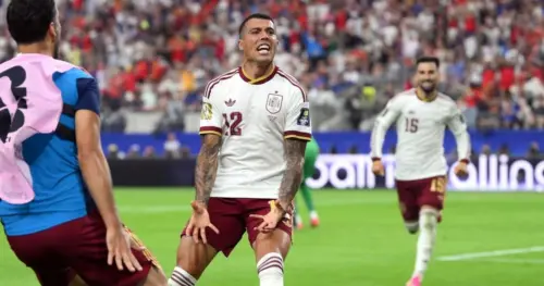 Pedro Porro ghi bàn đẹp mắt, Tây Ban Nha dẫn trước Pháp 2-0
