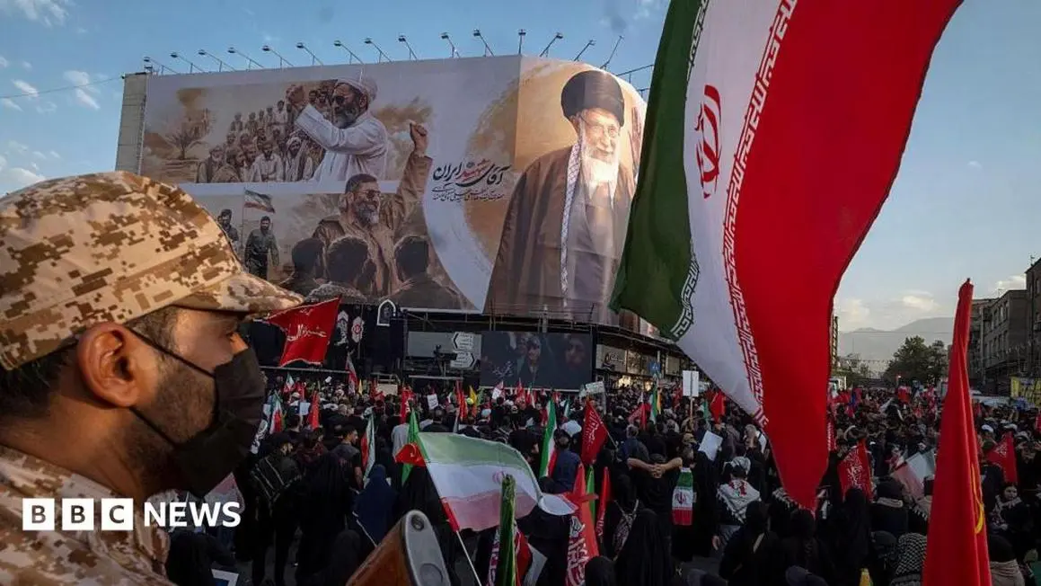 Iran đe dọa phong tỏa thêm tuyến đường thương mại khi Hoa Kỳ mở đợt tấn công mới