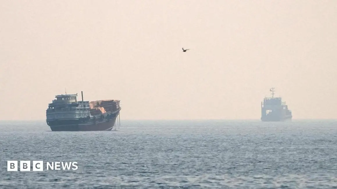 Mỹ Tăng Cường Ném Bom, Iran Đóng Cửa Eo Biển Hormuz