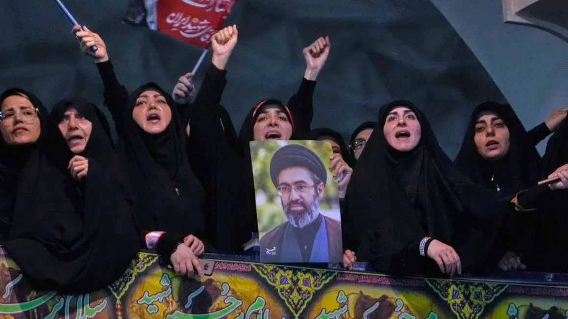 Iran đe dọa ngừng xuất khẩu năng lượng Trung Đông sau khi Hoa Kỳ tái áp đặt phong tỏa