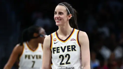 Caitlin Clark giúp WNBA đạt kỷ lục xem truyền hình đêm khuya trên kênh cáp