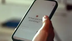 Cuộc trò chuyện với Claude bị lộ qua Google Search, đặt ra câu hỏi về quyền riêng tư của Apple