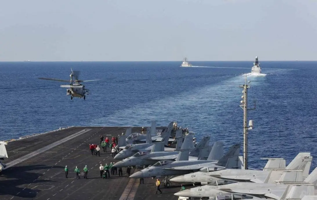Một thủy thủ Mỹ mất tích sau khi trực thăng Navy hạ cánh khẩn cấp trên Biển Ả Rập