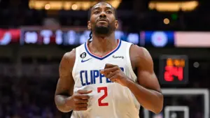 Thương vụ Kawhi Leonard sang Toronto Raptors bị tạm dừng vì NBA điều tra cáo buộc vượt trần lương