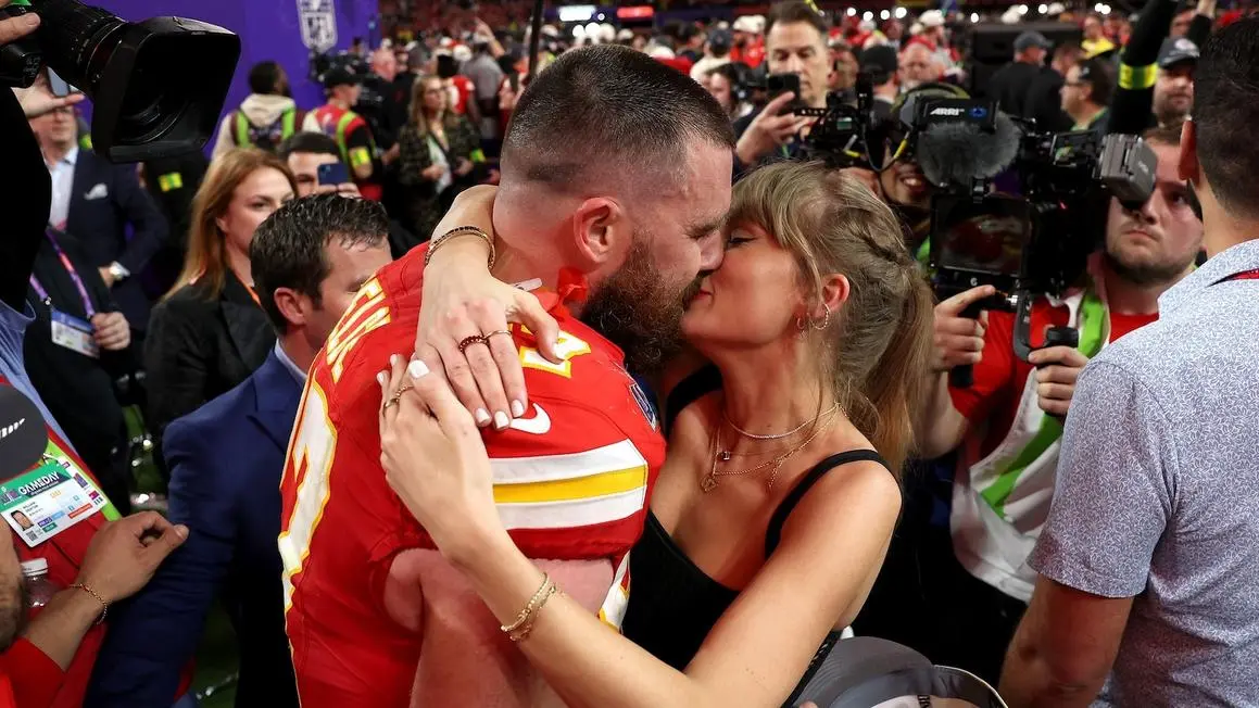 Taylor Swift và Travis Kelce đã kết hôn