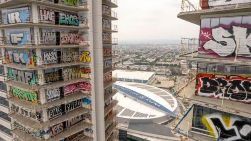 “Tháp Graffiti” ở Downtown LA Sẽ Sạch Sẽ Trong 90 Ngày Tới