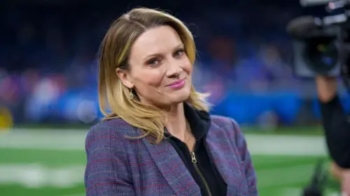 ESPN chỉ trích vì cách đưa tin về Caitlin Clark, nhà báo Stacey Dales phản biện