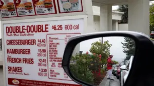 Thành phố Culver xem xét kéo dài lệnh cấm cửa hàng phục vụ qua xe thêm 10 tháng