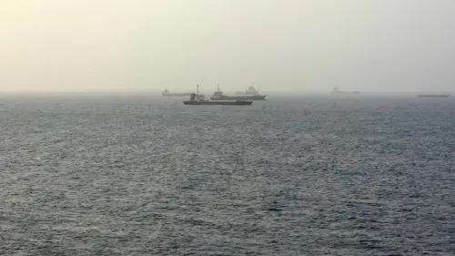 Căng Thẳng Eo Biển Hormuz: Iran Cho Biết Đã Đạt “Tiến Triển” Trong Đàm Phán Với Oman